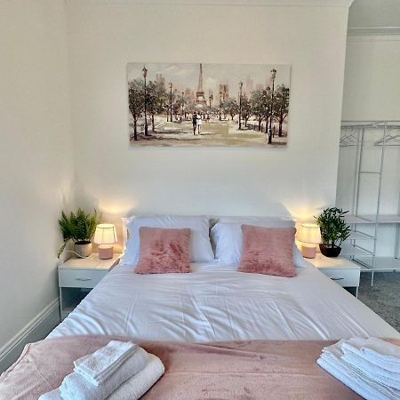 Chic Apartment In Central Bournemouth With Parking Exterior foto